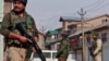 بھارتی کشمیر میں جھڑپ؛ تین افسروں سمیت پانچ سیکیورٹی اہلکار ہلاک