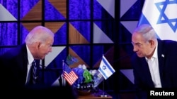 Thủ tướng Israel Benjamin Netanyahu (phải) tiếp Tổng thống Hoa Kỳ Joe Biden tại tại Tel Aviv, trong bối cảnh xung đột mới bùng phát giữa Israel và Hamas, hôm 18/10/2023.