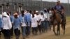 امریکی جیلوں میں قید افراد کی مزدوری سے کروڑوں ڈالر کا منافع 