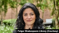 ڈاکٹر فرح کریم کوپر جنہیں فولگر شیکسپیئر لائبریری کی ڈائریکٹر کے طور پر نامزد کیا گیا ہے۔ 