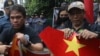 Hà Nội yêu cầu Philippines ‘xử lý nghiêm’ người biểu tình xé quốc kỳ Việt Nam
