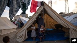 غزہ: بے گھر فلسطینیوں کے لیے خیمہ بستی قائم