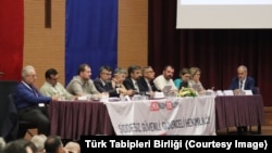 Türk Tabipleri Birliği (TTB) Merkez Konseyi’nde 2024 – 2026 döneminde görev alacak ekip “sol ittifak” yaklaşımıyla seçildi. Enfeksiyon hastalıkları uzmanı Prof. Dr. Alpay Azap’ın başkan olarak görevlendirilmesi bekleniyor. 