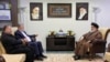 حزب اللہ کے میڈیا ریلیشنز آفس کی طرف سے 25 اکتوبر 2023 کو جاری کی گئی اس تصویر میں، حزب اللہ کے رہنما سید حسن نصراللہ، دائیں طرف، فلسطینی اسلامی جہاد، مرکز کے سربراہ زیاد النخلیح، اور حماس کے نائب سربراہ صالح العروری سے بیروت میں ملاقات کر رہے ہیں ۔ 