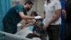 غزہ میں زخمیوں کا علاج مشکل؛ ڈاکٹر سرکہ، گھریلو سوئیاں اور کپڑا استعمال کرنے پر مجبور