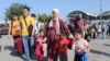 Nhóm sơ tán đầu tiên rời Gaza đến Ai Cập