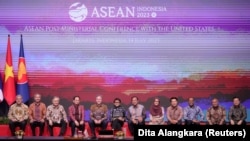 Các ngoại trưởng ASEAN họp với Ngoại trưởng Mỹ Antony Blinken tại Jakarta, 14/7/2023. (Photo: Dita Alangkara/REUTERS)