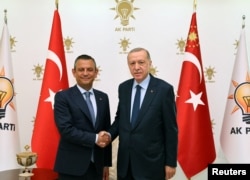 Erdoğan ve Özel AK Parti Genel Merkezi'nde buluşmuşlardı.