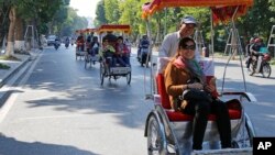 Khách du lịch Trung Quốc ở Việt Nam.