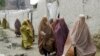  بغیر دستاویزات کے پاکستان میں مقیم افغان مہاجرین کو ملک بدر نہ کرنے کا مطالبہ