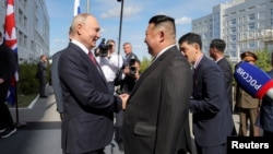 Ông Vladimir Putin duy trì quan hệ thân tình với nhà lãnh đạo Triều Tiên Kim Jong-un