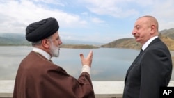 Reisi Pazar günü erken saatlerde Azerbaycan Cumhurbaşkanı İlham Aliyev ile birlikte bir barajın açılışını yapmak üzere Azerbaycan'a gitmişti.