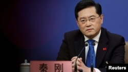 Ngoại trưởng Trung Quốc Tần Cương họp báo ở Bắc Kinh.