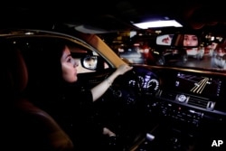 سعود ی۔ عرب میں خواتین کو کار چلانے کی اجازت دے دی گئی ہے۔