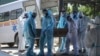 بھارت میں وبا کے باعث میڈیکل کے طلبہ پر کام کا شدید دباؤ