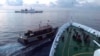Một vụ va chạm giữa tàu hải cảnh Trung Quốc (phải) và tàu tiếp tế của Philippines (trái) gần Bãi Cỏ Mây trong vùng biển tranh chấp ở Biển Đông vào ngày 23/10/2023. Tổng thống Philippines rằng việc xây dựng Bộ quy tắc ứng xử ở Biển Đông là một nhu cầu rất cấp thiết.
