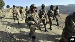 افغان سرحد سے ملحقہ قبائلی علاقوں میں پاکستان کے لگ بھگ ڈیڑھ لاکھ سکیورٹی اہلکار تعینات ہیں۔