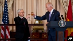 Ông Biden và ông Nguyễn Phú Trọng trong lần gặp gỡ năm 2015 tại Washington.
