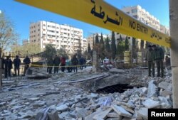 دمشق میں اسرائیل کے راکٹ حملے میں کئی عمارتوں کو نقصان پہنچا ہے۔