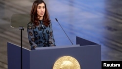 Cô Nadia Murad trong buổi lễ nhận giải Nobel Hòa bình cuối năm 2018.