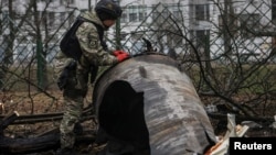 Kharkiv của Ukraine gánh chịu các đòn đánh bằng tên lửa từ phía Nga, 2/1/2024.